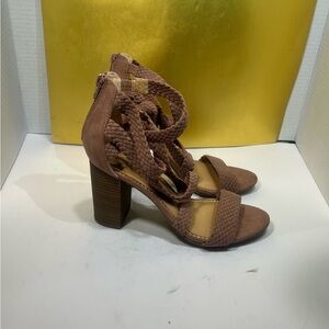 LC Lauren Conrad Braided Brown Heels